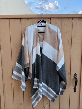 Apt. 9 White Knit Shawl Sweater with Beige Accents